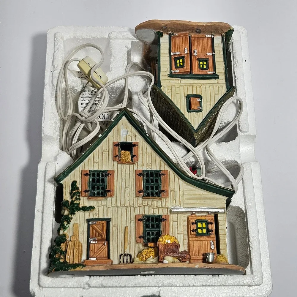 Lemax Harvest Crossing Bluebird Acres Lighted Buildings Set of 2 Farmhouse 75569